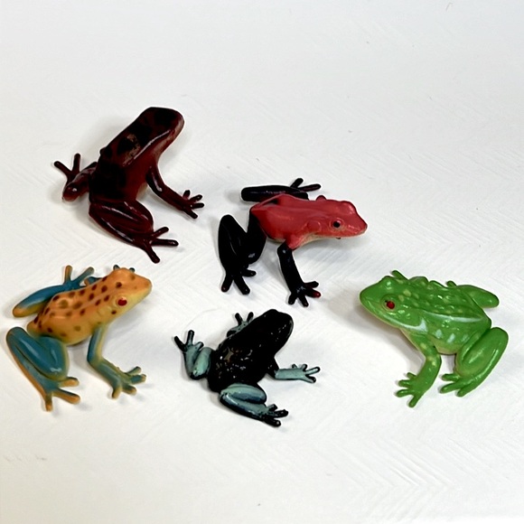 Lot of 5 Frog Plastic Figures 1.5" - Picture 4 of 10